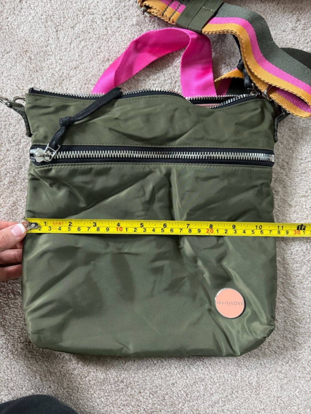 ShortyLove medium crossbody in olive nylon with pink accents - Picture 6 of 8